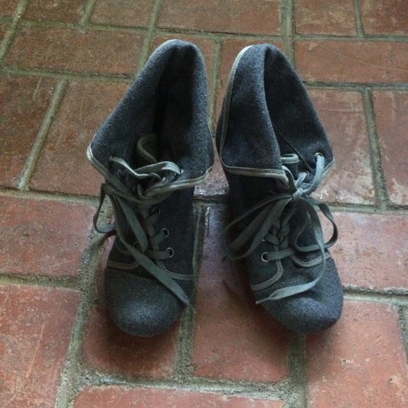 Aldo Grey Wedge Laces Booties size 9 to 10 - Picture 3 of 5